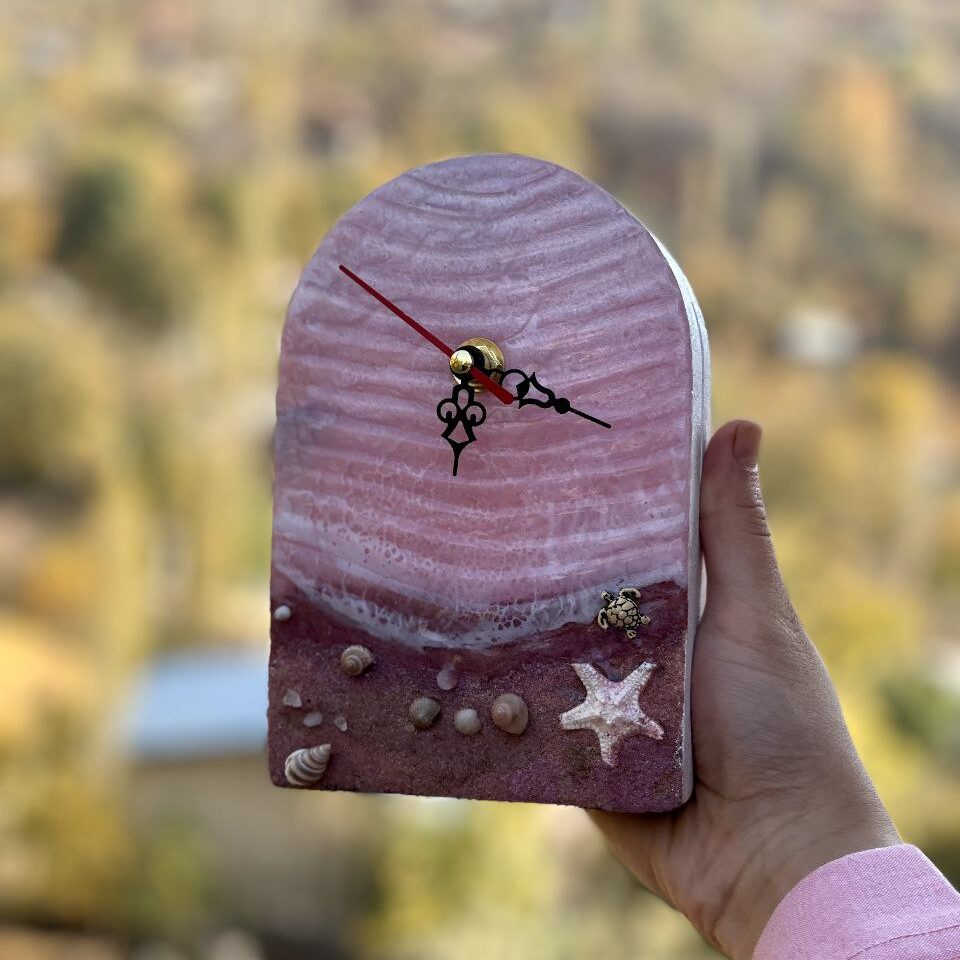 ساعت رزینی دست‌ساز